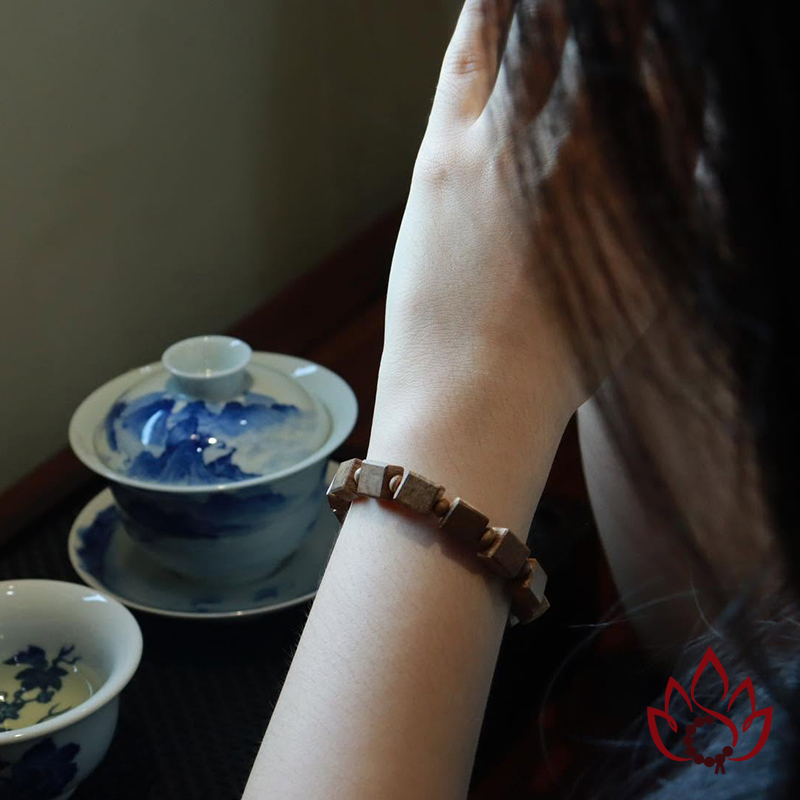 Vòng Trầm Hương Hạt Lách Size Nữ Trầm Tốc Kiến Tự Nhiên Lâu Năm
